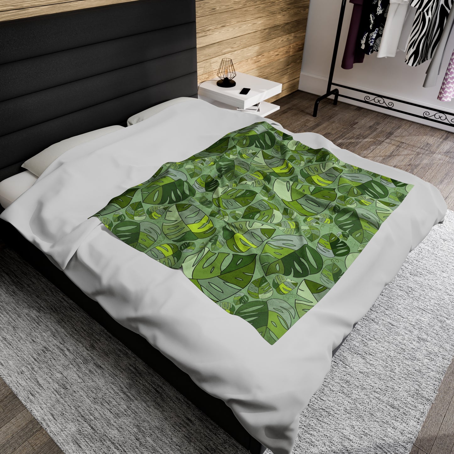 Velveteen Blanket with Monstera Design